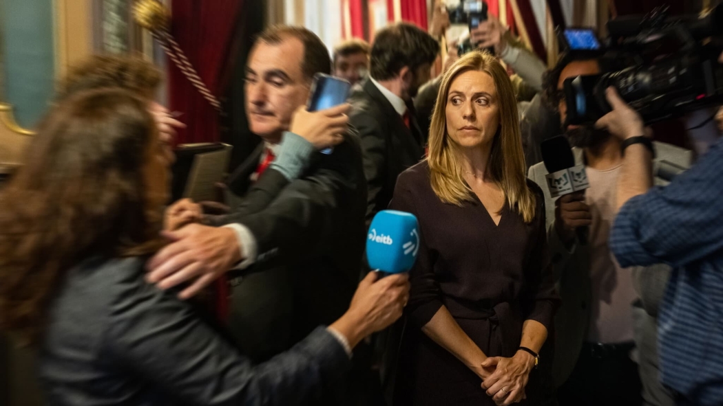 Intimacy 1. Sezon 3. Bölüm izle